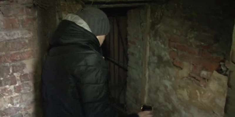 Разрушающийся дом на ул. Калинина, мастер-класс по йоге — сегодня в программе «Оперативный эфир»