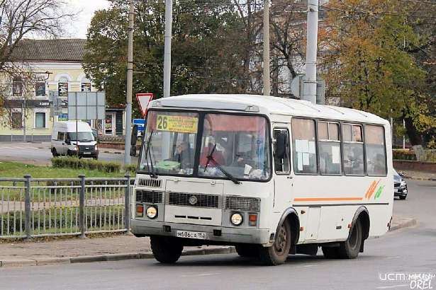 В орловском транспорте одной банковской картой можно заплатить за пять пассажиров