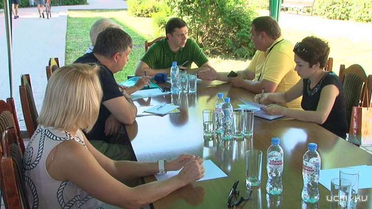 Вышел к народу: Клычков уделил более четырех часов общению с орловчанами