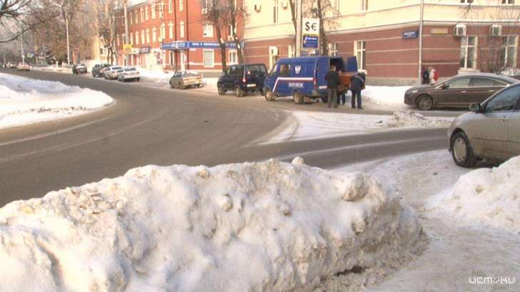 Зимой в Орле решат вопрос с авто, мешающими коммунальщикам убирать снег