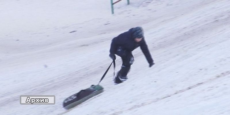 Ледяная горка может быть опасной! Госавтоинспекция провела проверки зимних горок у дорог