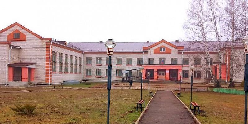В Орловской области продолжается капремонт Покровского лицея