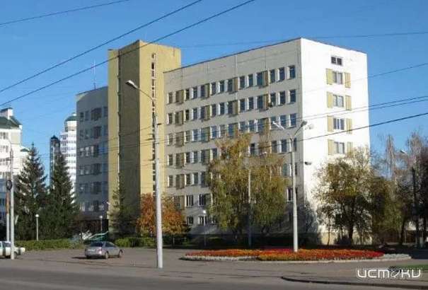 Тяжело записаться к врачу: орловчанка пожаловалась Залогину на проблемы поликлиники № 2 