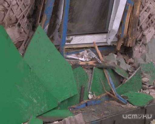 В Орле джип въехал в частный дом