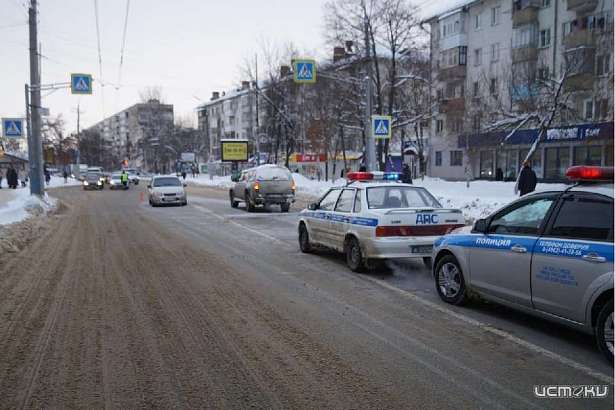В Орле женщина оказалась под колесами авто на пешеходном переходе