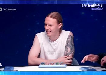 В сердце Орла на пешеходной дорожке облез асфальт и плитка. Экспресс - новости.