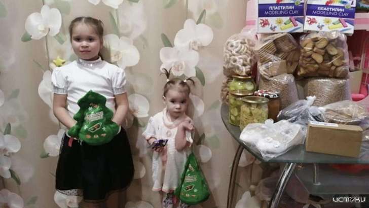 Прихожане Троицкого храма поздравили с Новым годом нуждающиеся семьи