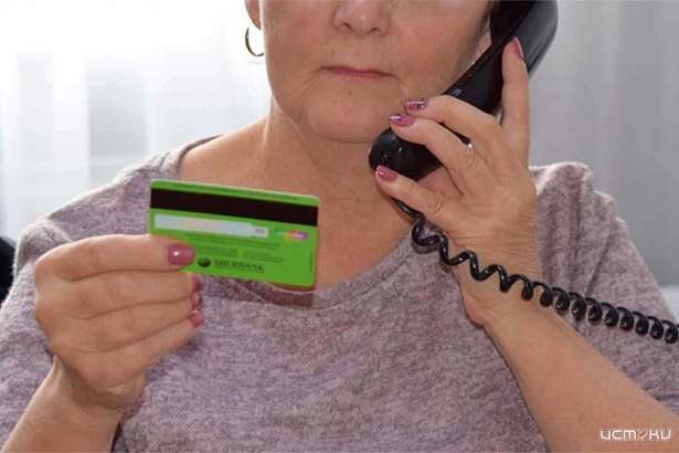 В Орловской области две женщины после звонков незнакомцев лишились крупных сумм денег