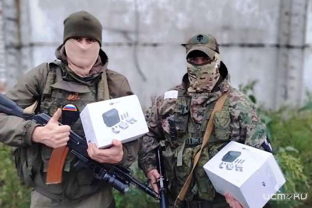 Бойцы в зоне СВО получили квадрокоптеры от Троицкого храма Орла