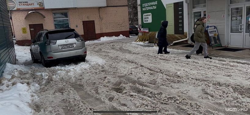 Уборка дворов от снега в Орле под контролем. Это мнение мэрии
