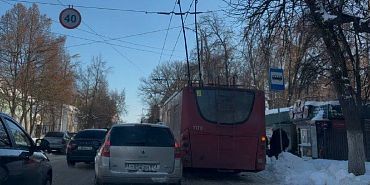 Из-за невозможности проехать орловский общественный транспорт накануне сменил маршруты движения