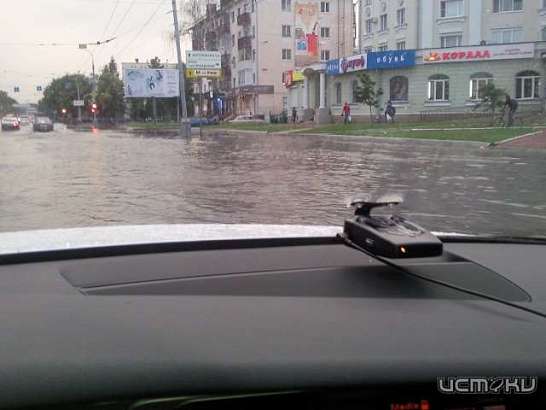 Владимир Достовалов пообещал заняться ливнёвкой на 1-й Посадской