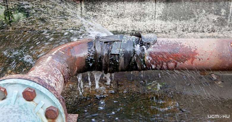 В Орле днем 8 ноября произошла очередная коммунальная авария