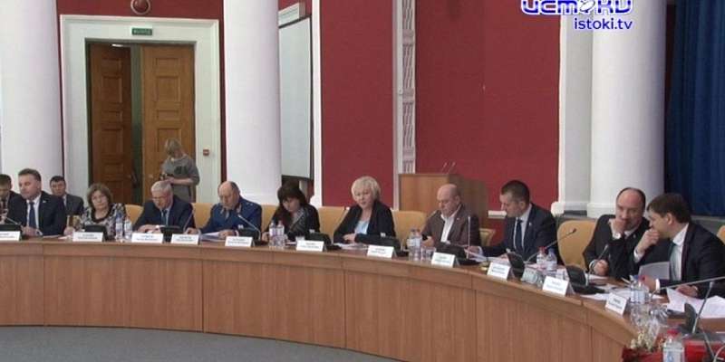 Орловские депутаты приняли поправки к Конституции: кто и почему воздержался от голосования 