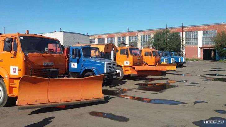 Семь дорожных машин начали мыть орловские улицы