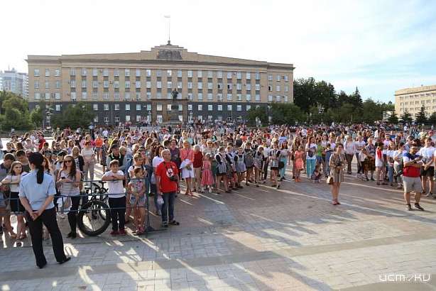 Накормят пловом и мороженым: в День молодежи орловчан зовут на площадь Ленина