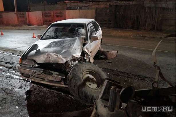 В Орле пьяный автомобилист врезался в трактор