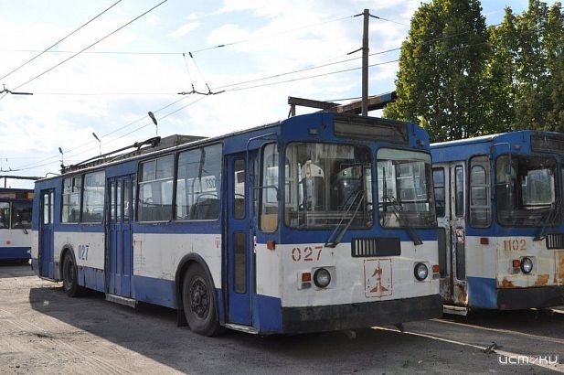 В Орле пассажиры пока не смогут проехать на 6-м маршруте троллейбуса 