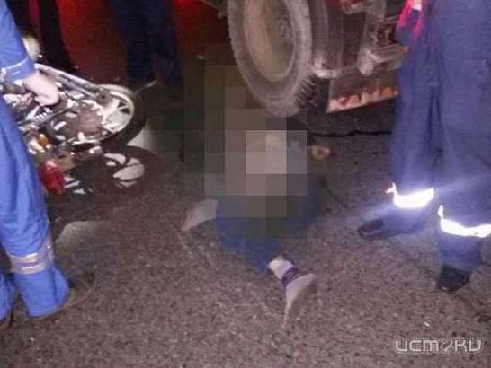 На Орловщине, столкнувшись с КАМАЗом, погиб мотоциклист