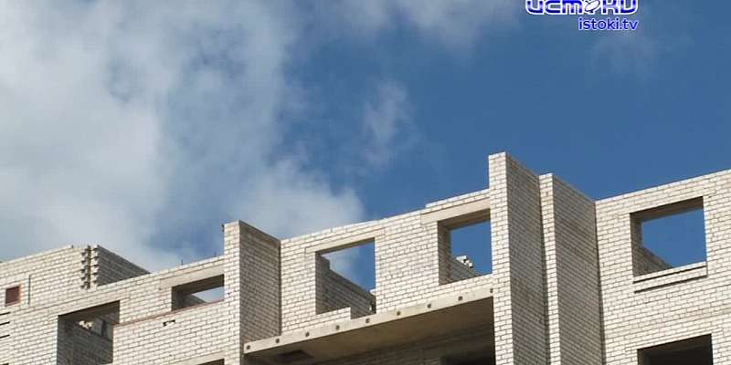 В Орле задержали застройщика, обманувшего дольщиков, Клычков рассказал о судьбе дома на Гостиной, 3, а на Орловщине установили памятник Николаю Чудотв...