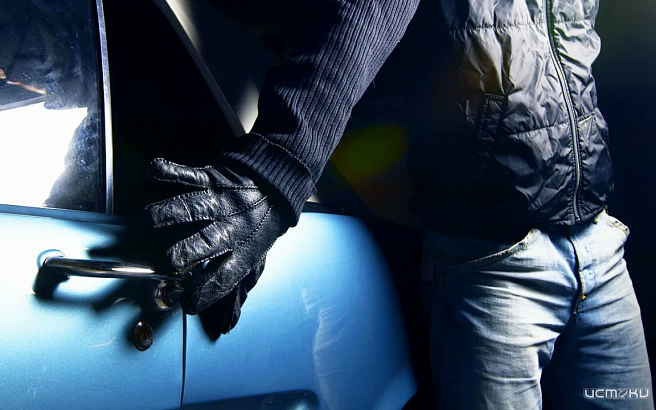 В Орле задержали похитителей бампера с иномарки В Орле задержали похитителей бампера с иномарки