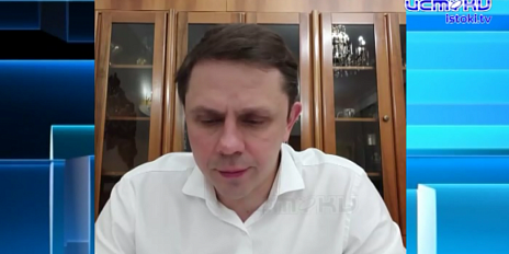 Клычков подводит итоги прошлого года и готовится к майским праздникам, а орловчане продолжают задавать неудобные вопросы