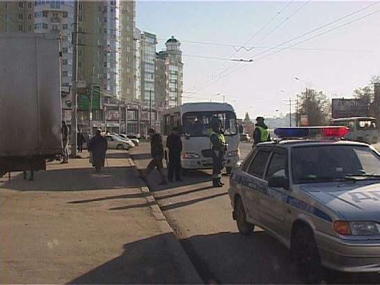 Машина против ларьков