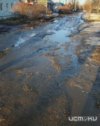 Орловчане массово жалуются на разбитые дороги. Клычков дал обещание отремонтировать один из названных объектов, а мэр Парахин безмолвствует