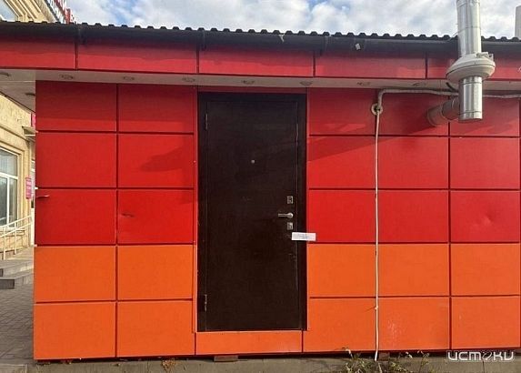 В Орле временно закрыли павильон с шаурмой из-за антисанитарии