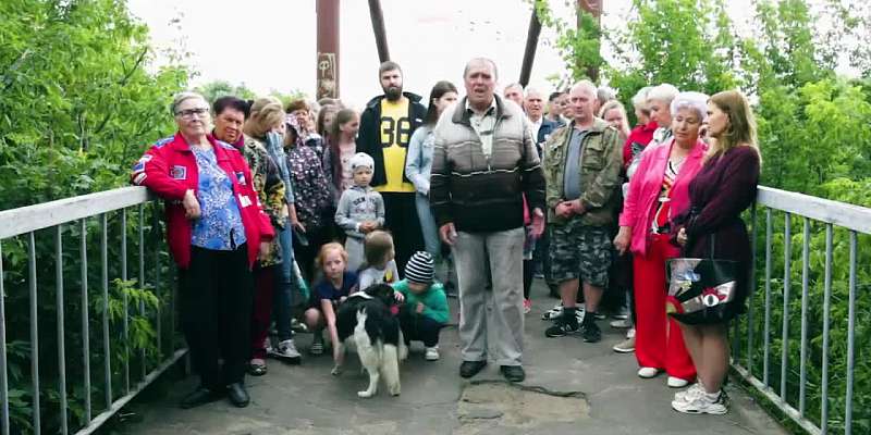 Видео: орловчанка пригласила Клычкова на ночную прогулку по убитому мосту