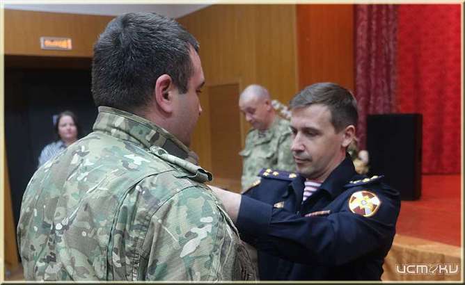 Госнаграды вручили участвующим в СВО орловским росгвардейцам 