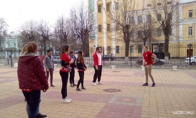 Фоторепортаж: волонтеры-медики научили орловчан основам здорового питания