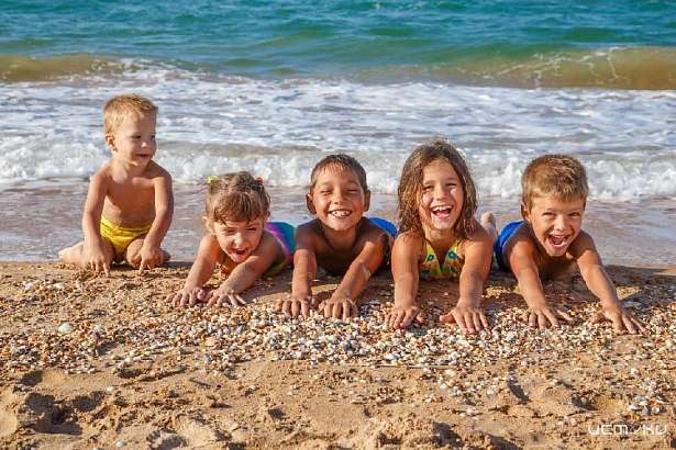 В Орле собирают подписи против повышения родительской доли в оплате путевок в лагеря