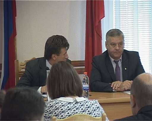 Чиновникам предложили экономить на самих себе 