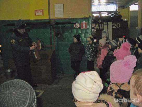 О профессии пожарного рассказали учащимся Залегощенской школы №1.