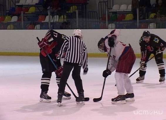  Хоккеисты «Биофабрики» приняли гостей из Хомутово