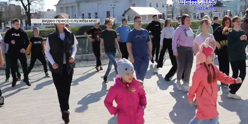 Тема здорового образа жизни с каждым годом набирает популярность. Во Всемирный День здоровья по всей стране прошли «Открытые тренировки с МЧС России»...