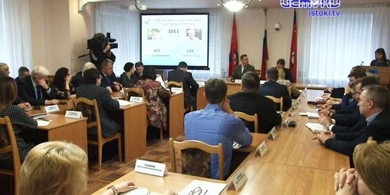 В мэрии Орла произошли кадровые перестановки, а берег озера Светлая Жизнь завален мусором