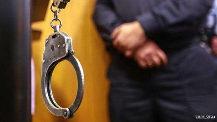 Во Мценске пенсионер в медицинской маске и с пистолетом совершил ограбление