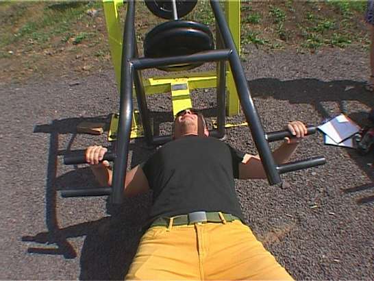 Русский жим под открытым небом