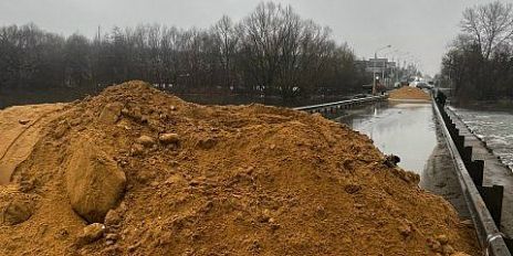 Движение по мосту в Гати полностью перекрыли 