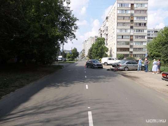 В Орле автоледи на дороге снесла мотоциклиста