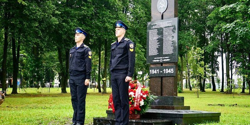 В Орле открыли стелу в память о погибших сотрудниках госбезопасности