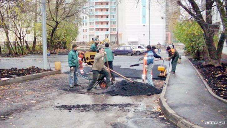 В Орле не пережившие зиму дворы ждет повторный ремонт