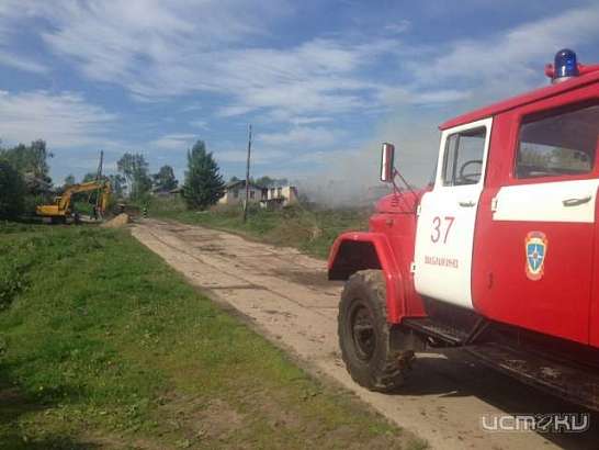 Всю ночь в Хотынецком районе полыхало сено