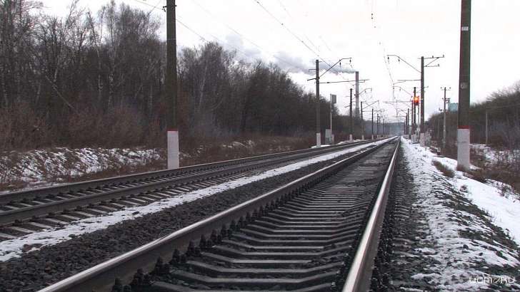 Переход железной дороги в неположенном месте привел к несчастному случаю с ребенком под Орлом Переход железной дороги в неположенном месте привел к несчастному случаю с ребенком под Орлом