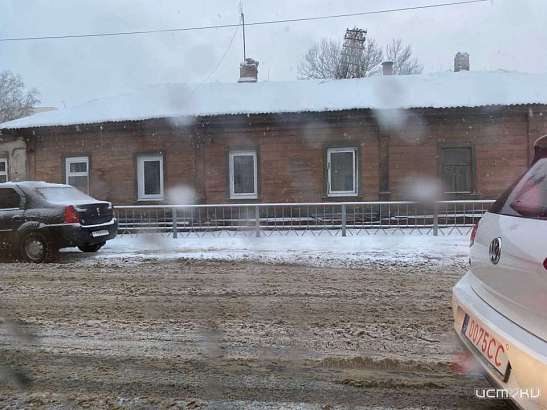 Накануне снегопад застопорил Орел