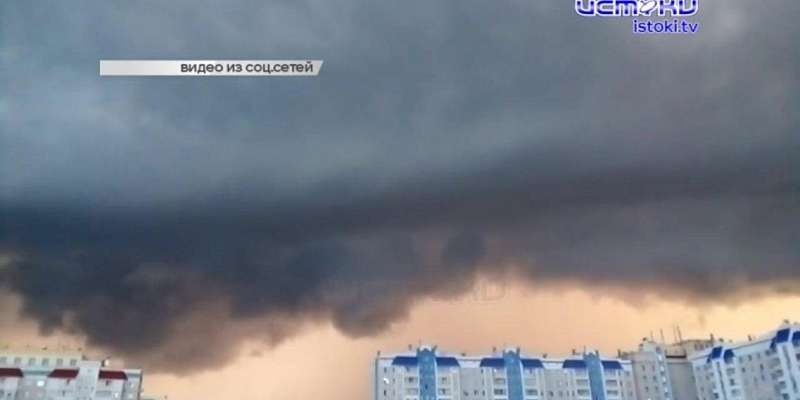 Сотрудникам дома ребенка пересчитали зарплаты, а орловчане восхищаются вчерашней грозой