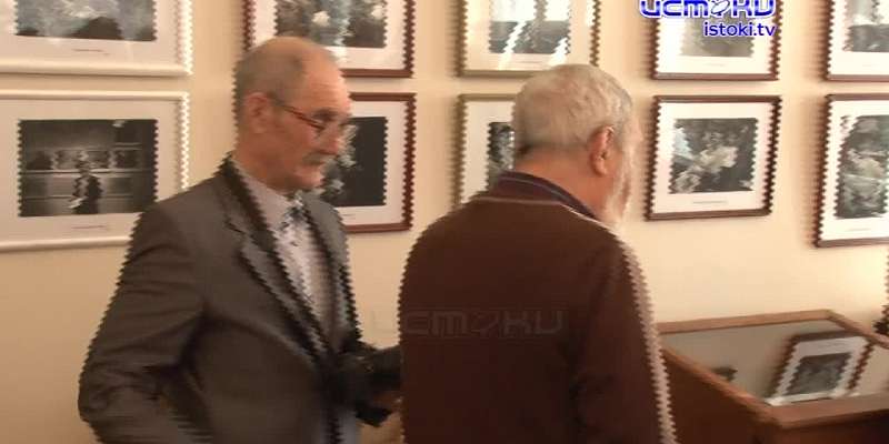 «Портрет с автографом»: фото орловчан разных поколений — на выставке Леонида Тучнина