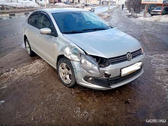 В Кромах не смогли разъехаться «Фольксваген» и «ВАЗ»